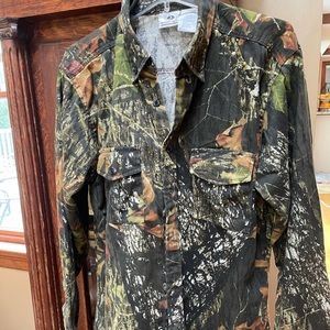 Men’s new hunting shirt size med